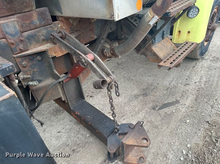 image for item LO9311 1998 Ford L8000  dump truck