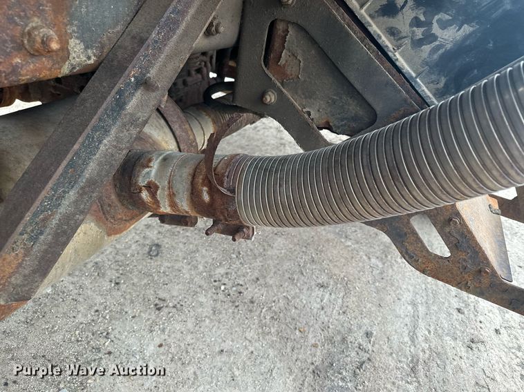 image for item LO9311 1998 Ford L8000  dump truck