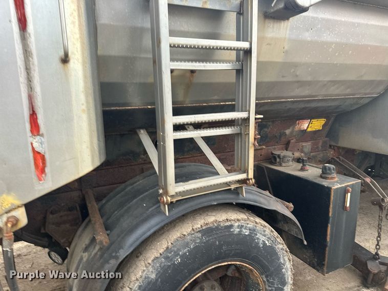 image for item LO9311 1998 Ford L8000  dump truck