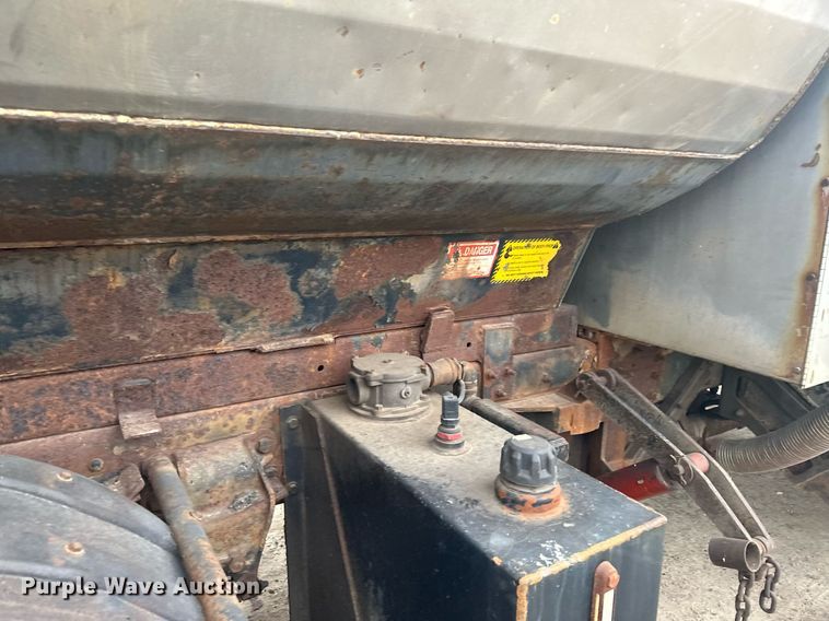 image for item LO9311 1998 Ford L8000  dump truck