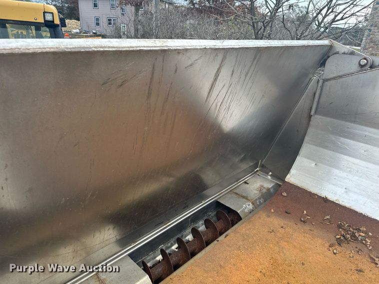 image for item LO9311 1998 Ford L8000  dump truck