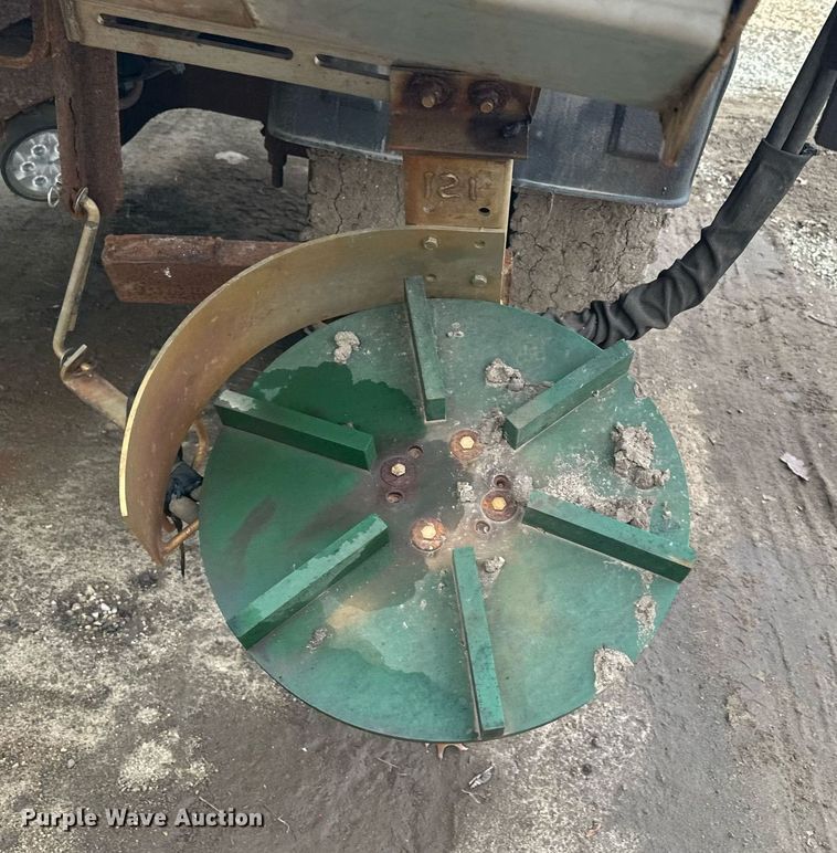 image for item LO9311 1998 Ford L8000  dump truck