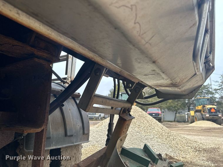 image for item LO9311 1998 Ford L8000  dump truck