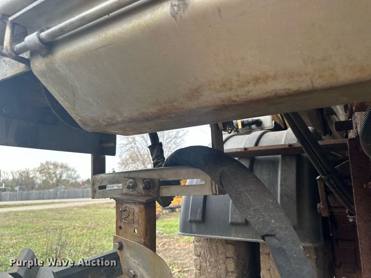 image for item LO9311 1998 Ford L8000  dump truck