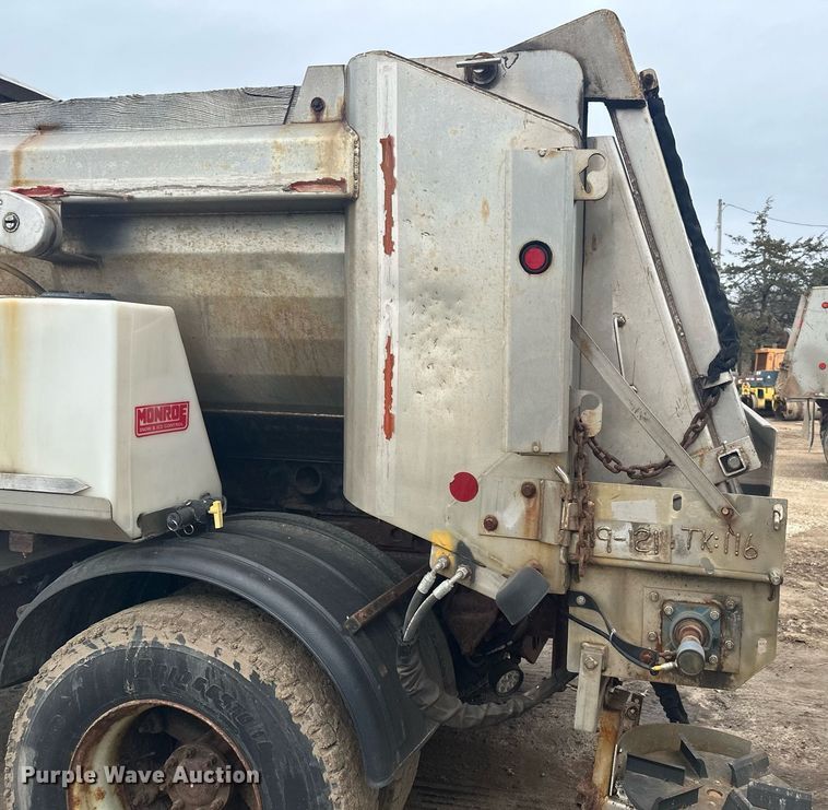 image for item LO9311 1998 Ford L8000  dump truck