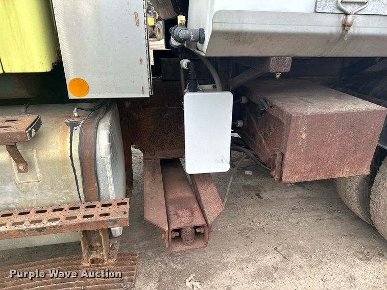 image for item LO9311 1998 Ford L8000  dump truck