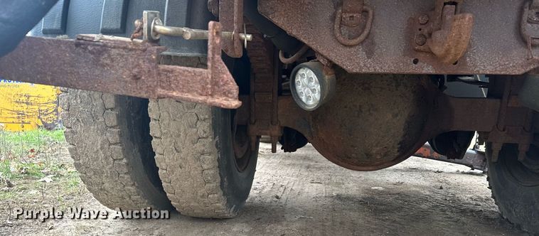 image for item LO9311 1998 Ford L8000  dump truck