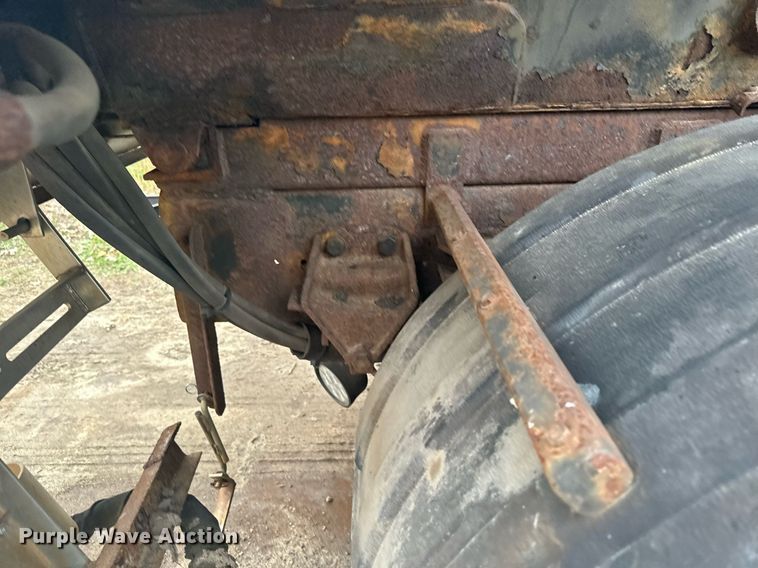 image for item LO9311 1998 Ford L8000  dump truck