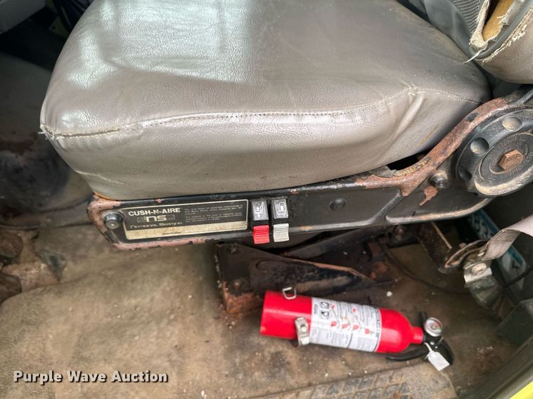 image for item LO9311 1998 Ford L8000  dump truck