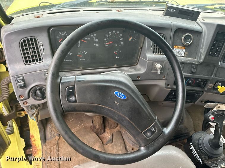 image for item LO9311 1998 Ford L8000  dump truck