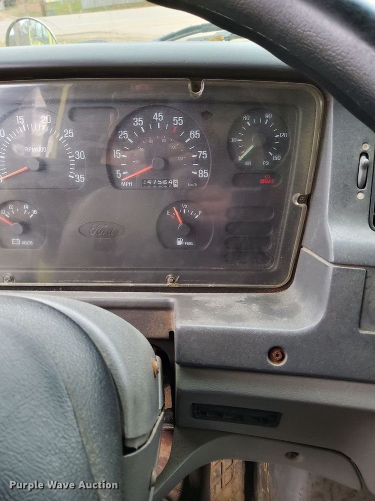 image for item LO9311 1998 Ford L8000  dump truck