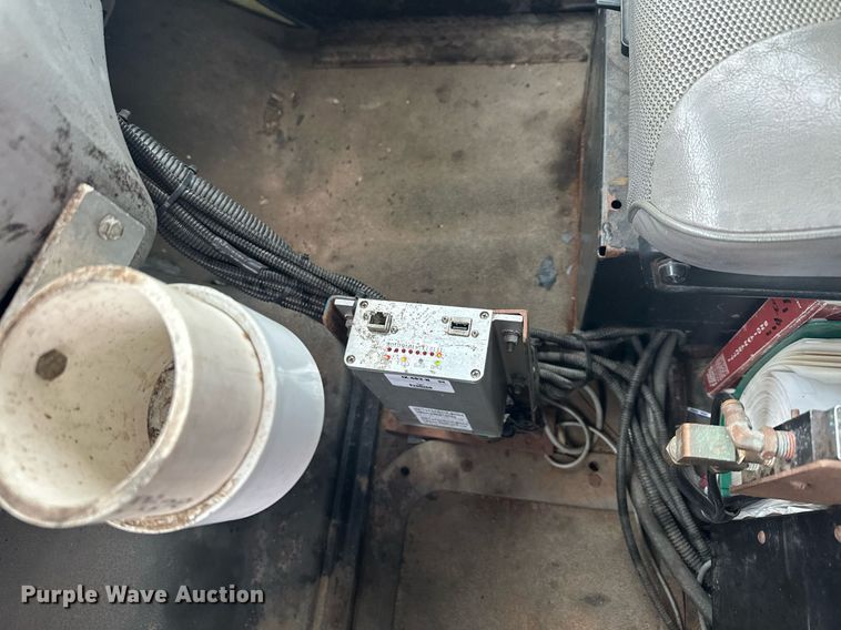 image for item LO9311 1998 Ford L8000  dump truck