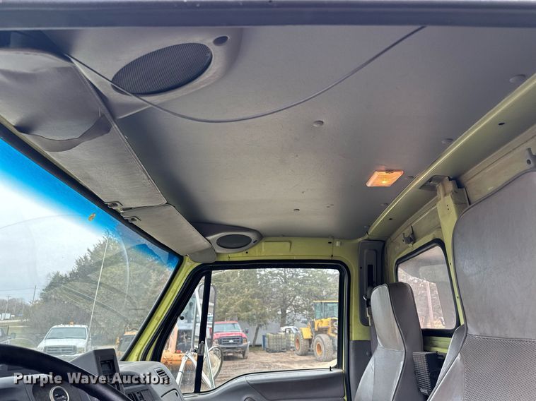 image for item LO9311 1998 Ford L8000  dump truck