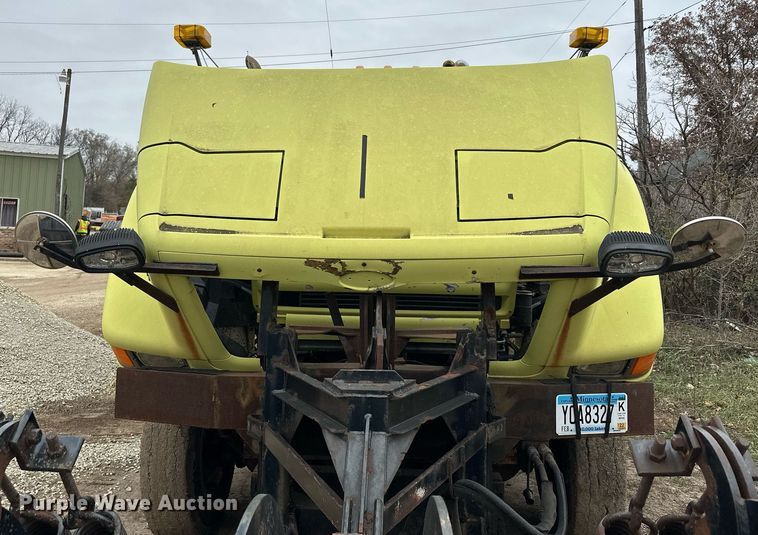 image for item LO9311 1998 Ford L8000  dump truck