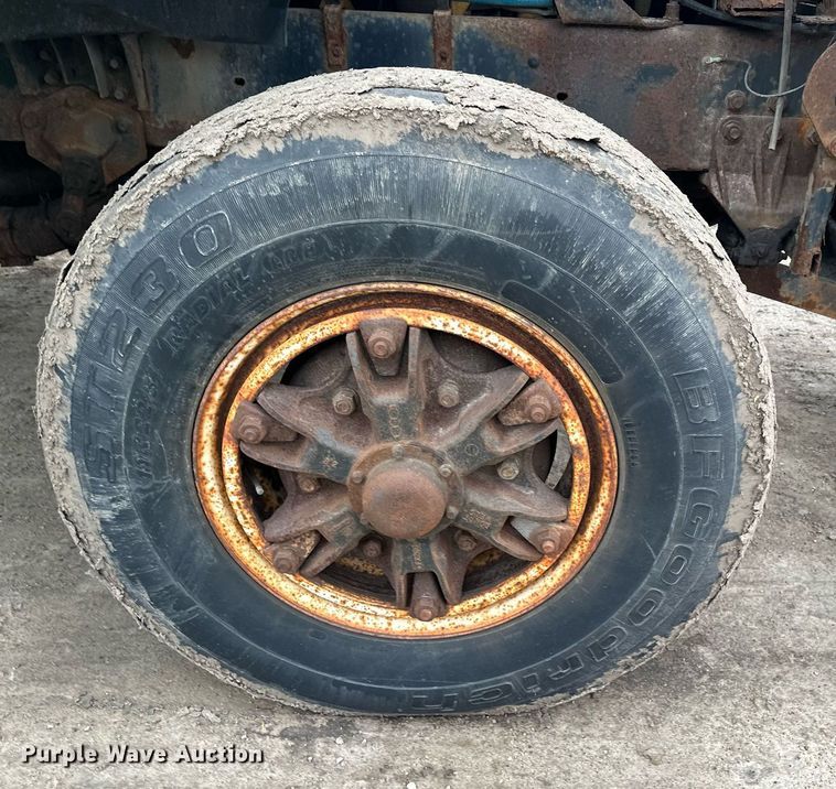 image for item LO9311 1998 Ford L8000  dump truck