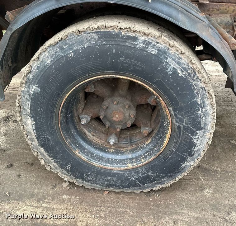 image for item LO9311 1998 Ford L8000  dump truck