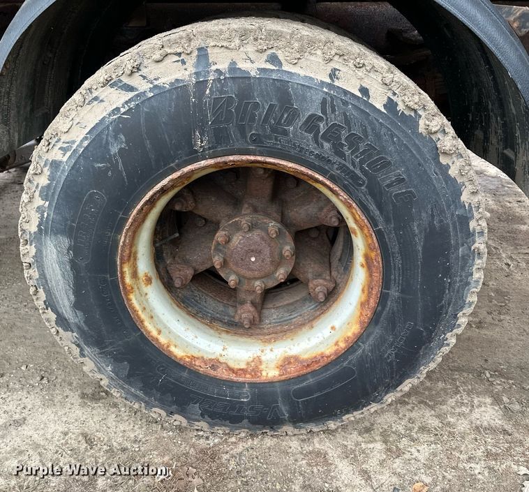 image for item LO9311 1998 Ford L8000  dump truck