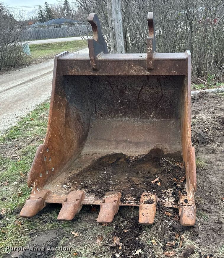 image for item LO9317 Empire JD350  53" W excavator bucket