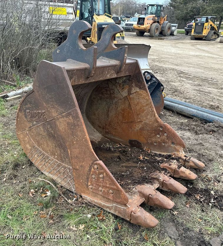 image for item LO9317 Empire JD350  53" W excavator bucket