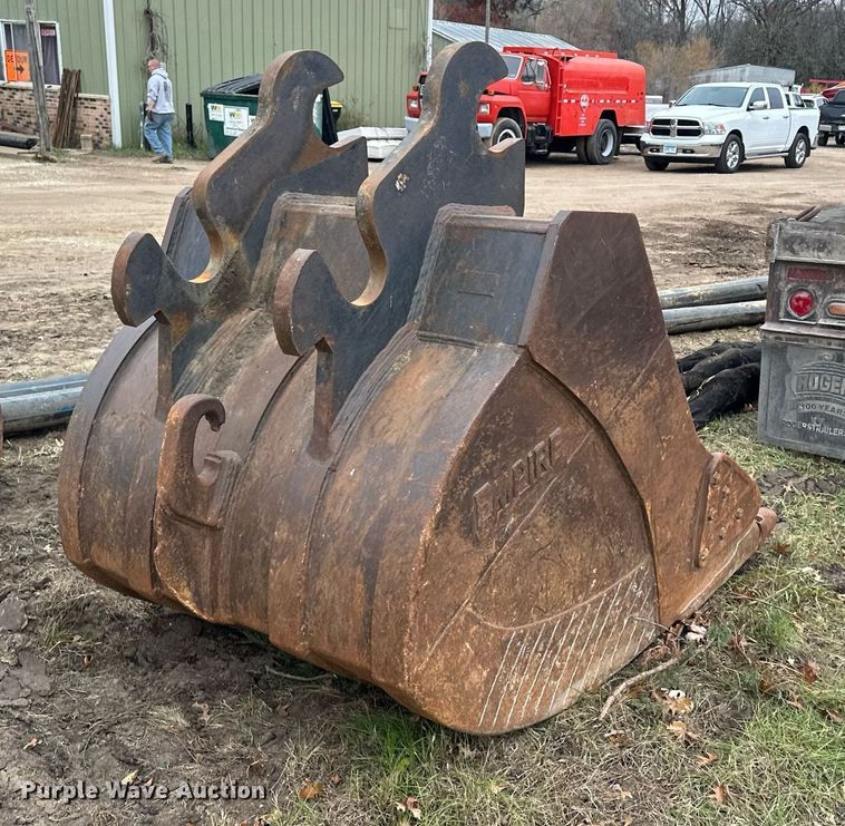 image for item LO9317 Empire JD350  53" W excavator bucket