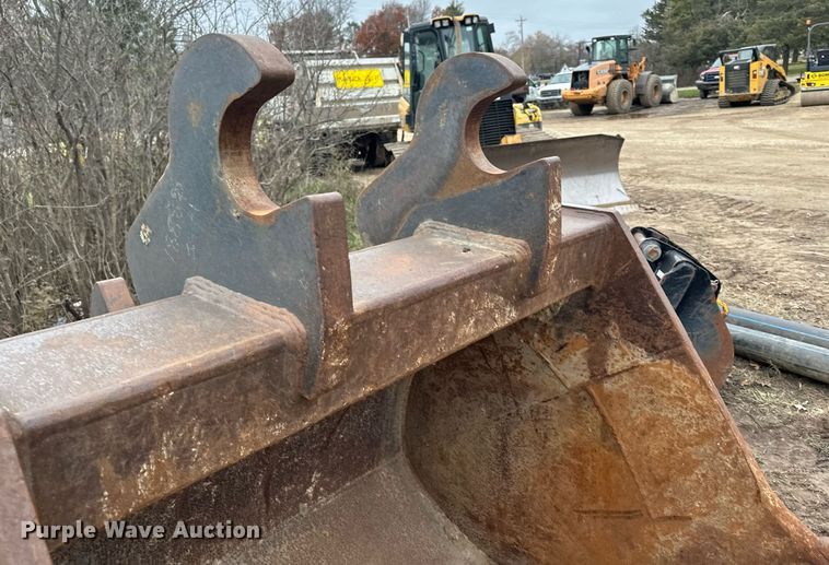 image for item LO9317 Empire JD350  53" W excavator bucket