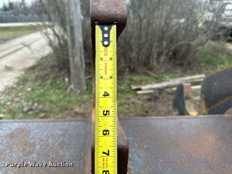 image for item LO9317 Empire JD350  53" W excavator bucket