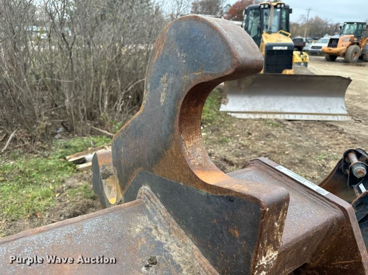 image for item LO9317 Empire JD350  53" W excavator bucket