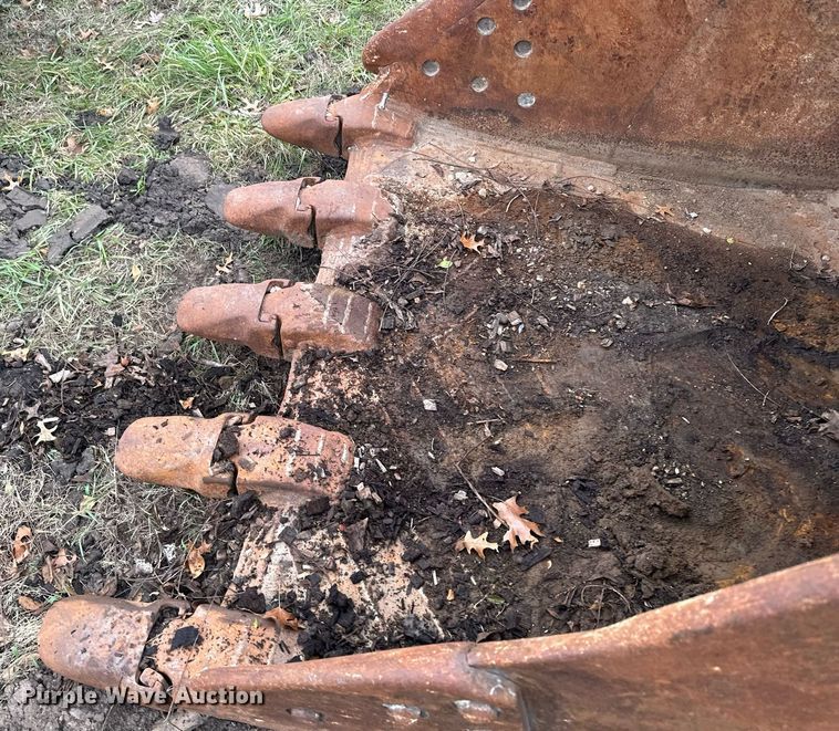 image for item LO9317 Empire JD350  53" W excavator bucket