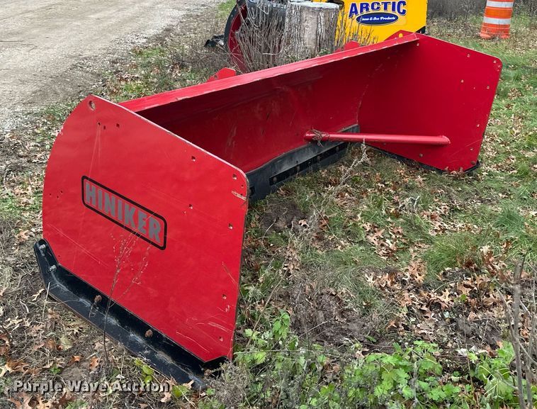 image for item LO9318 Hiniker  97" W skid steer snow pusher