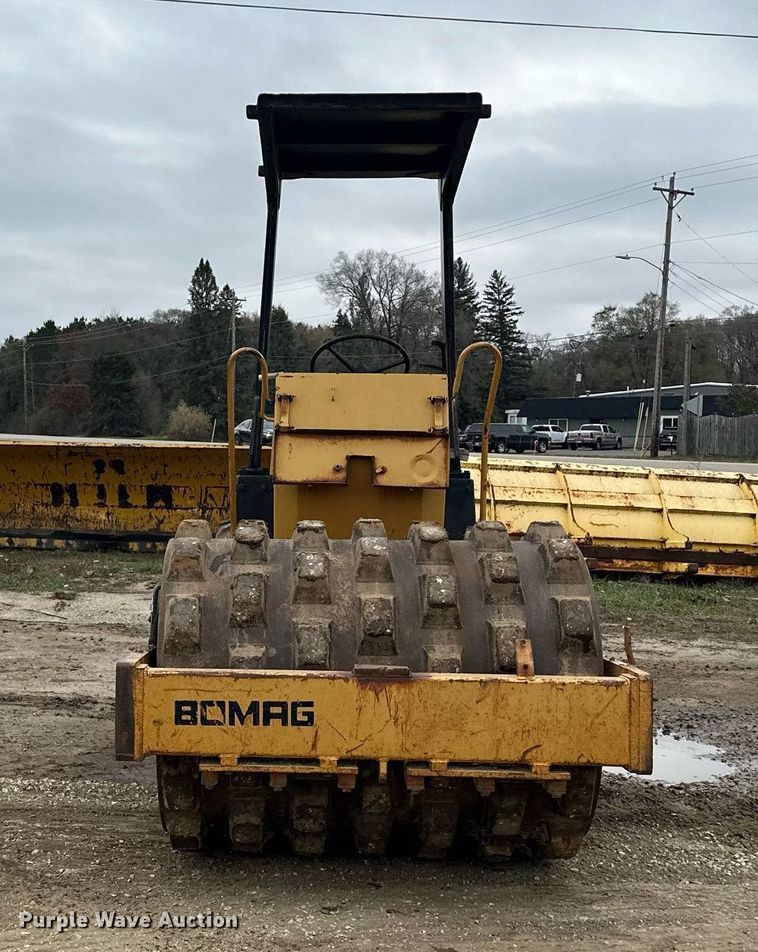 image for item LO9319 1990 Bomag BW142PDB  single drum vibratory roller