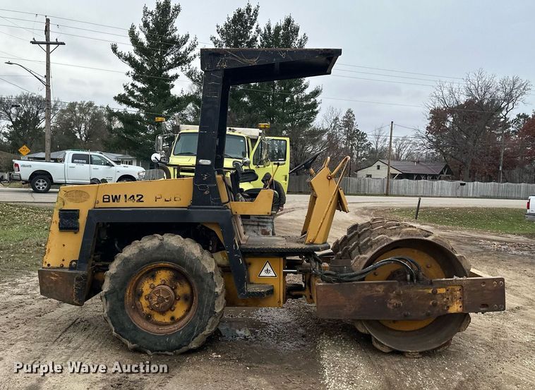 image for item LO9319 1990 Bomag BW142PDB  single drum vibratory roller