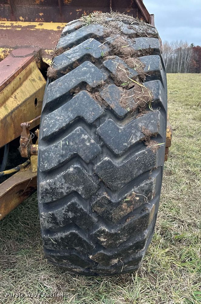 image for item LO9323 1965 Caterpillar 619C  scraper