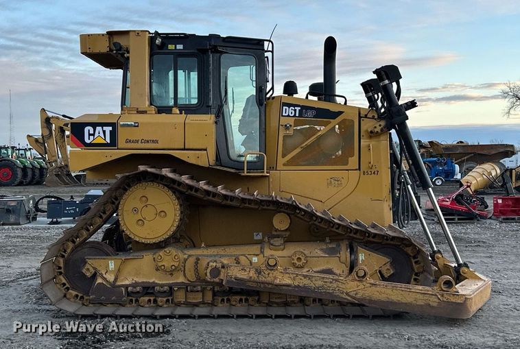 image for item LO9335 2018 Caterpillar D6T LGP  dozer