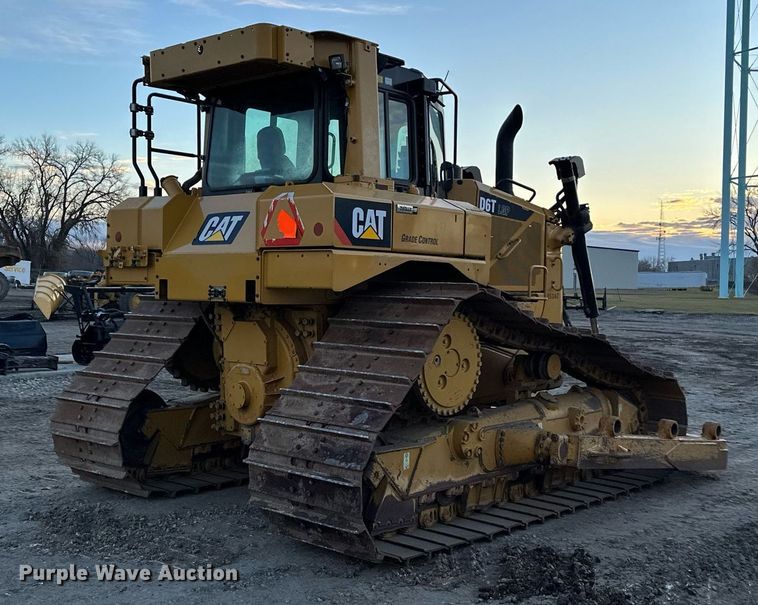 image for item LO9335 2018 Caterpillar D6T LGP  dozer