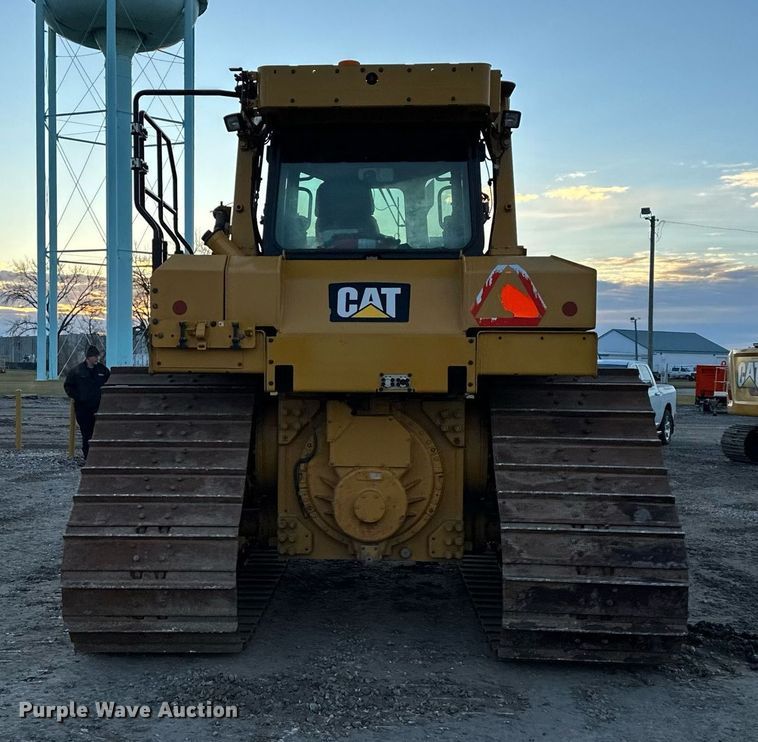 image for item LO9335 2018 Caterpillar D6T LGP  dozer