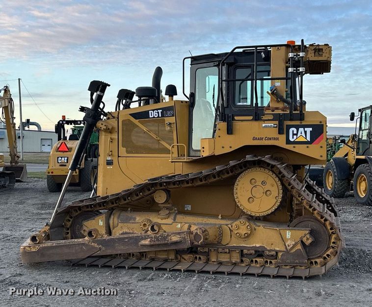 image for item LO9335 2018 Caterpillar D6T LGP  dozer