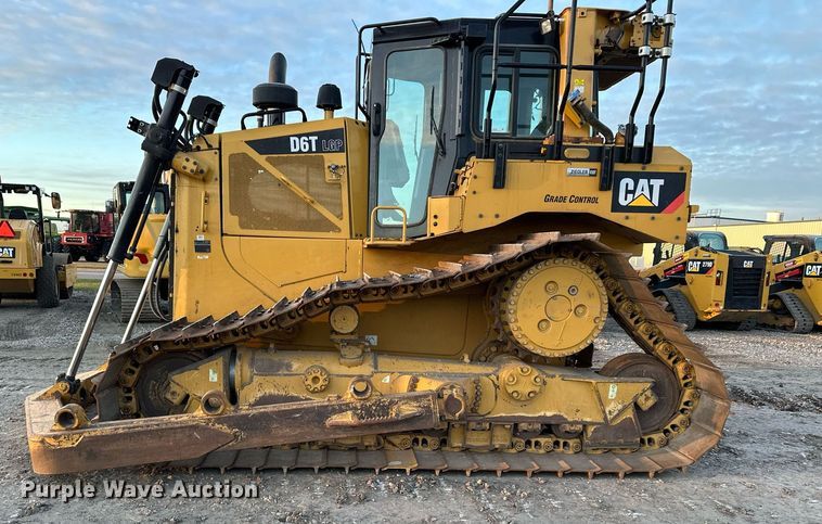 image for item LO9335 2018 Caterpillar D6T LGP  dozer