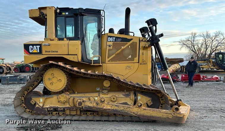 image for item LO9335 2018 Caterpillar D6T LGP  dozer