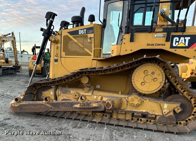image for item LO9335 2018 Caterpillar D6T LGP  dozer
