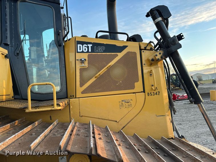 image for item LO9335 2018 Caterpillar D6T LGP  dozer