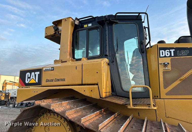 image for item LO9335 2018 Caterpillar D6T LGP  dozer