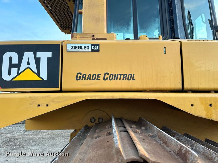 image for item LO9335 2018 Caterpillar D6T LGP  dozer