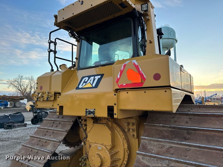 image for item LO9335 2018 Caterpillar D6T LGP  dozer