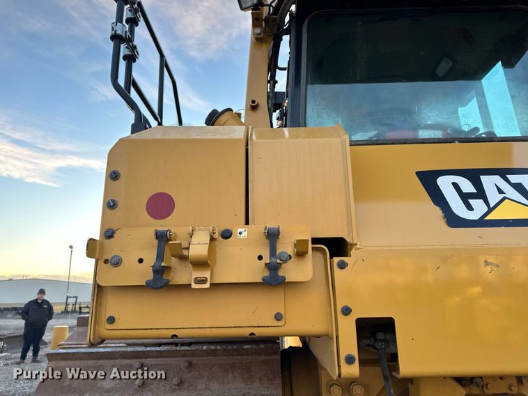 image for item LO9335 2018 Caterpillar D6T LGP  dozer