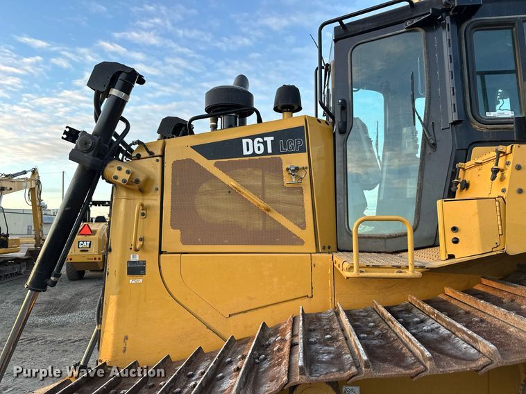 image for item LO9335 2018 Caterpillar D6T LGP  dozer