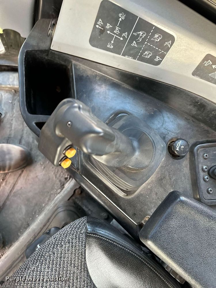 image for item LO9335 2018 Caterpillar D6T LGP  dozer