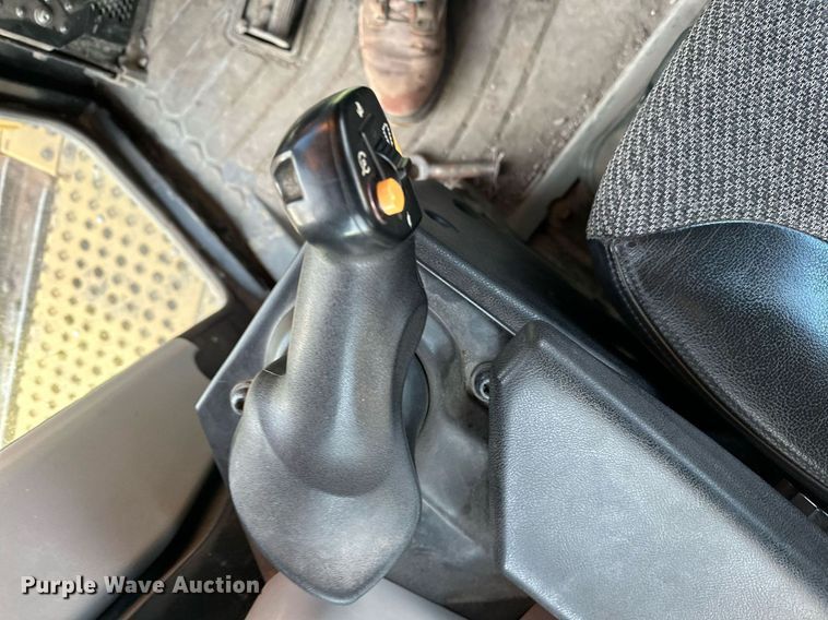 image for item LO9335 2018 Caterpillar D6T LGP  dozer