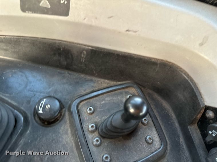 image for item LO9335 2018 Caterpillar D6T LGP  dozer