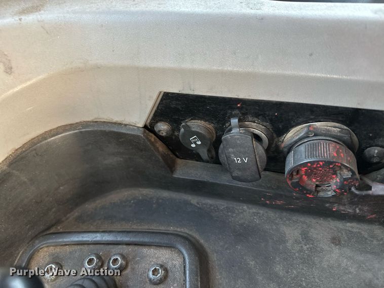 image for item LO9335 2018 Caterpillar D6T LGP  dozer