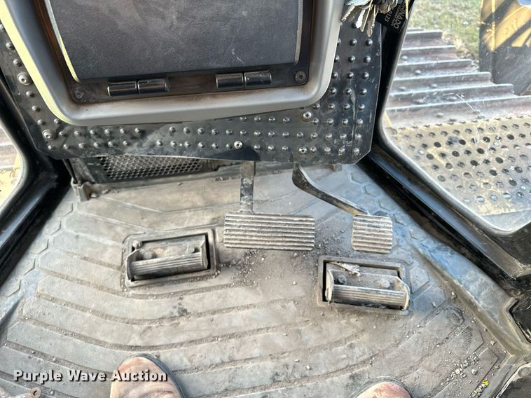 image for item LO9335 2018 Caterpillar D6T LGP  dozer